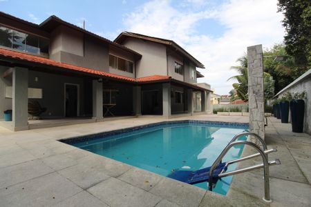 Casa de condomínio à venda com 753m², 5 quartos e 4 vagasPiscina