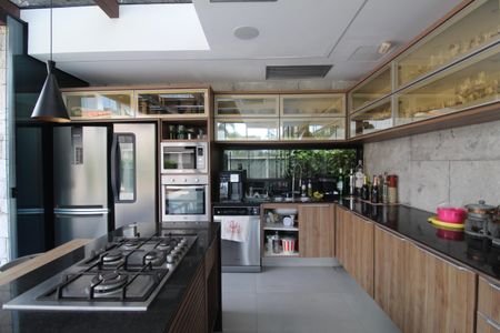 Casa de condomínio à venda com 753m², 5 quartos e 4 vagasChurrasqueira