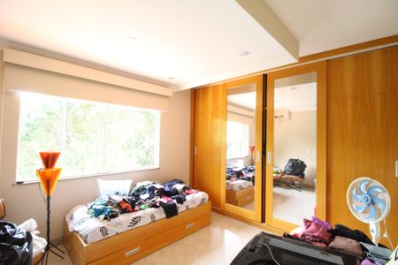 Casa de condomínio à venda com 753m², 5 quartos e 4 vagasQuarto