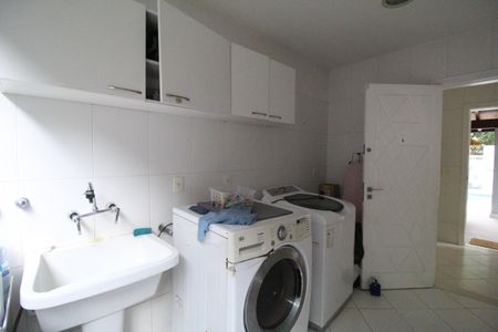 Casa de condomínio à venda com 753m², 5 quartos e 4 vagasÁrea de Serviço