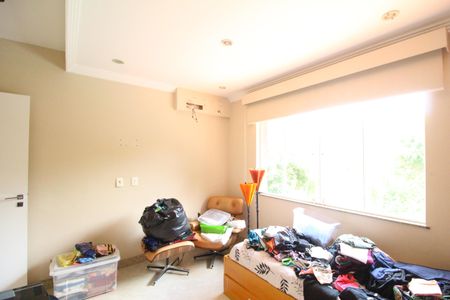 Casa de condomínio à venda com 753m², 5 quartos e 4 vagasQuarto