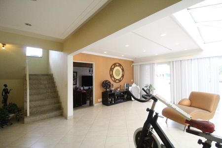 Casa de condomínio à venda com 753m², 5 quartos e 4 vagasSala 1