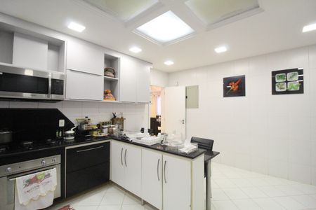 Casa de condomínio à venda com 753m², 5 quartos e 4 vagasCozinha