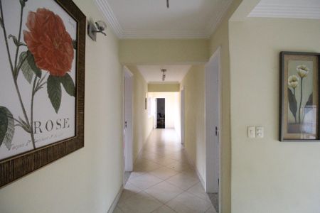 Casa de condomínio à venda com 753m², 5 quartos e 4 vagasCorredor