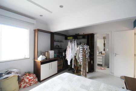 Casa de condomínio à venda com 753m², 5 quartos e 4 vagasSuíte 3