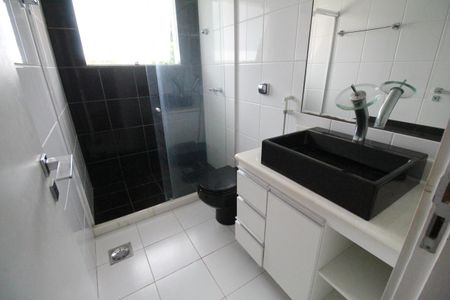 Casa de condomínio à venda com 753m², 5 quartos e 4 vagasBanheiro da Suíte 4