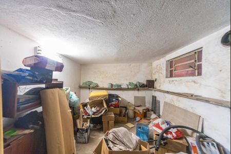 Casa à venda com 486m², 2 quartos e 3 vagasPorão