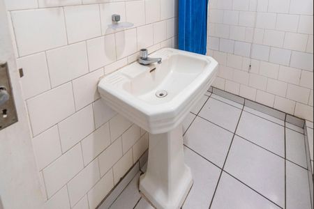 Casa à venda com 486m², 2 quartos e 3 vagasBanheiro Social