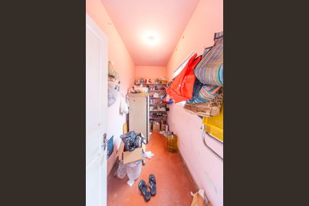 Casa à venda com 486m², 2 quartos e 3 vagasDespensa