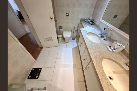 Apartamento à venda com 200m², 4 quartos e 1 vagaBanheiro 1