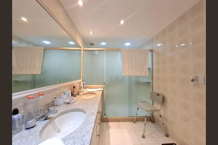 Apartamento à venda com 200m², 4 quartos e 1 vagaBanheiro 1