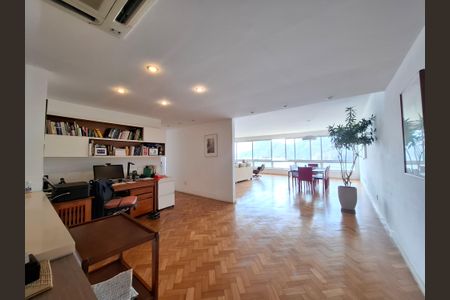Apartamento à venda com 200m², 4 quartos e 1 vagaEscritório