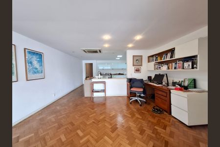 Apartamento à venda com 200m², 4 quartos e 1 vagaEscritório