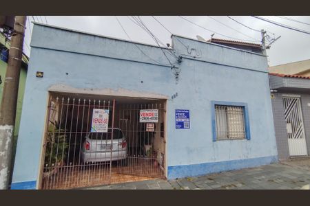 Casa à venda com 254m², 4 quartos e 2 vagas Casa à venda com 254m², 4 quartos e 2 vagasFachada