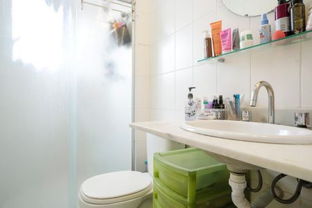 Apartamento à venda com 101m², 3 quartos e 2 vagasBanheiro da suíte