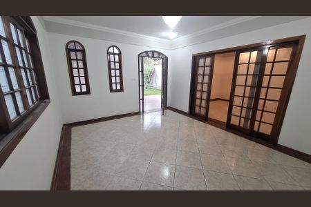 Casa para alugar com 3 quartos, 320m² em Cidade Cruzeiro do Sul, Suzano