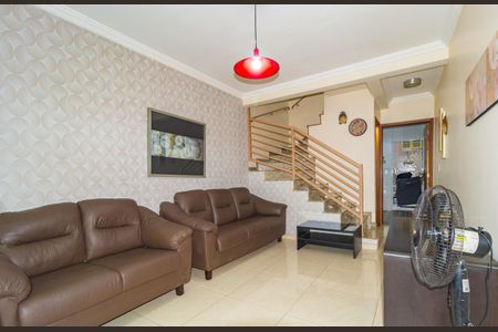 Sala de casa para alugar com 2 quartos, 134m² em Chácara Mafalda, São Paulo