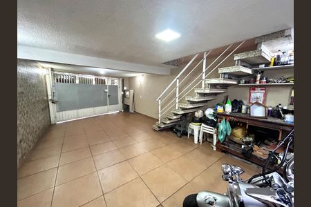 Casa à venda com 120m², 2 quartos e 2 vagas Casa à venda com 120m², 2 quartos e 2 vagasGaragem