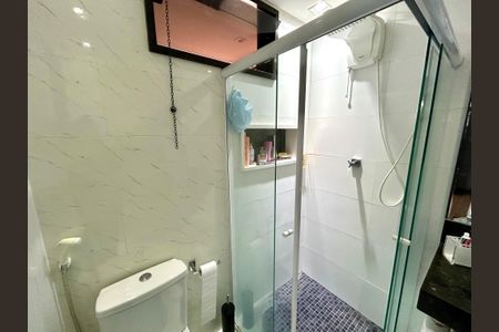 Casa à venda com 120m², 2 quartos e 2 vagas Casa à venda com 120m², 2 quartos e 2 vagasBanheiro da Suíte