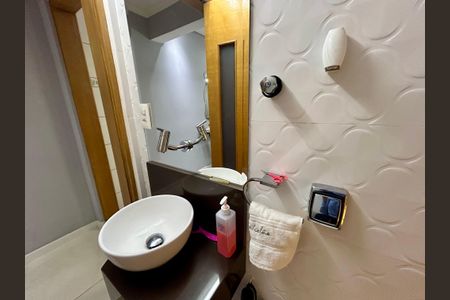 Casa à venda com 120m², 2 quartos e 2 vagas Casa à venda com 120m², 2 quartos e 2 vagasLavabo