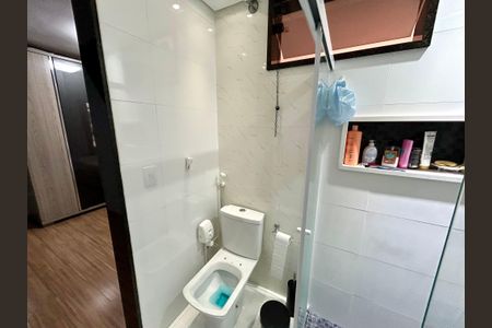 Casa à venda com 120m², 2 quartos e 2 vagas Casa à venda com 120m², 2 quartos e 2 vagasBanheiro da Suíte