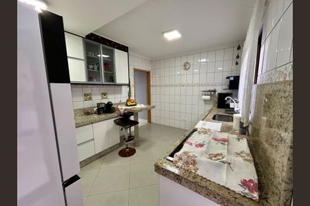 Casa à venda com 120m², 2 quartos e 2 vagas Casa à venda com 120m², 2 quartos e 2 vagasCozinha