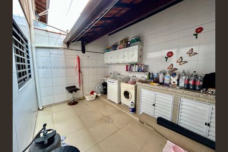 Casa à venda com 120m², 2 quartos e 2 vagas Casa à venda com 120m², 2 quartos e 2 vagasÁrea de Serviço