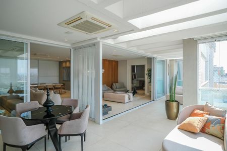 Apartamento à venda com 520m², 4 quartos e 5 vagasVaranda