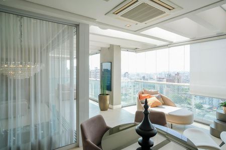 Apartamento à venda com 520m², 4 quartos e 5 vagasVaranda