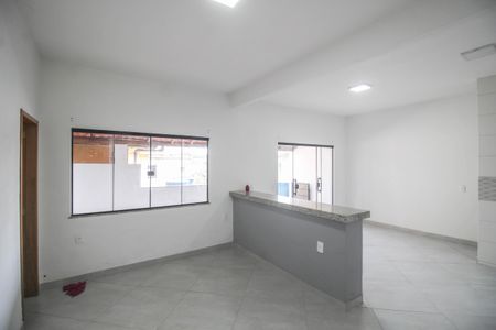 Sala de casa para alugar com 2 quartos, 75m² em Engenho Pequeno, Nova Iguaçu