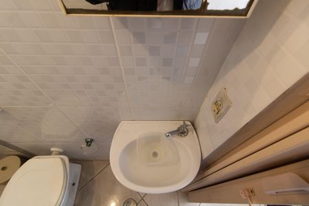 Banheiro de kitnet/studio para alugar com 1 quarto, 20m² em Cidade Universitária, Campinas