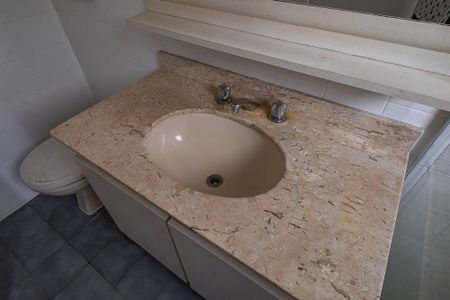 Apartamento à venda com 155m², 5 quartos e 2 vagas Apartamento à venda com 155m², 5 quartos e 2 vagasSuíte 2 - Banheiro
