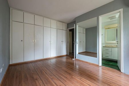 Apartamento à venda com 155m², 5 quartos e 2 vagas Apartamento à venda com 155m², 5 quartos e 2 vagasSuíte 1