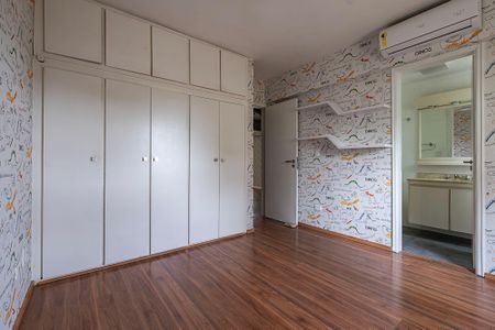 Apartamento à venda com 155m², 5 quartos e 2 vagas Apartamento à venda com 155m², 5 quartos e 2 vagasSuíte 2