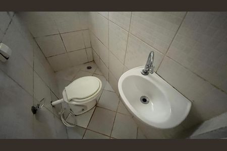 Banheiro Social de kitnet/studio para alugar com 1 quarto, 15m² em Cidade Universitária, Campinas