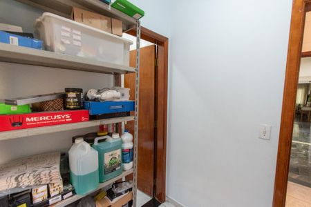 Casa à venda com 170m², 3 quartos e 4 vagasQuarto de Serviço