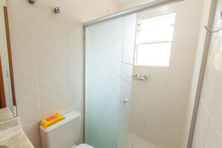 Casa à venda com 170m², 3 quartos e 4 vagasBanheiro da Suíte 1
