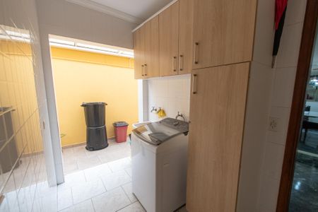 Casa à venda com 170m², 3 quartos e 4 vagasÁrea de Serviço