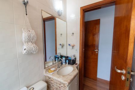 Casa à venda com 170m², 3 quartos e 4 vagasBanheiro da Suíte 2