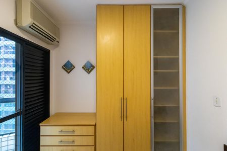 Apartamento para alugar com 136m², 3 quartos e 2 vagas Apartamento para alugar com 136m², 3 quartos e 2 vagasSuíte