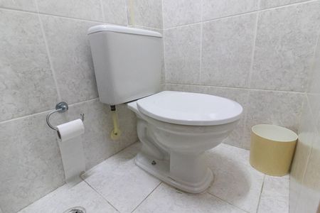 Apartamento para alugar com 136m², 3 quartos e 2 vagas Apartamento para alugar com 136m², 3 quartos e 2 vagasBanheiro de Serviço