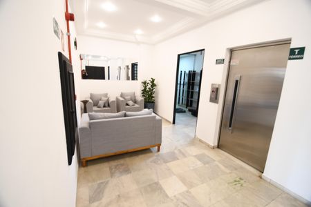 Apartamento à venda com 45m², 1 quarto e sem vagaHall social