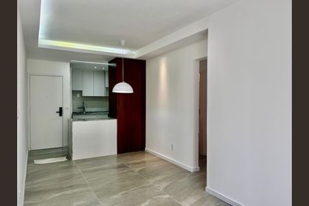 Sala/Cozinha de apartamento à venda com 2 quartos, 62m² em Centro, Campinas