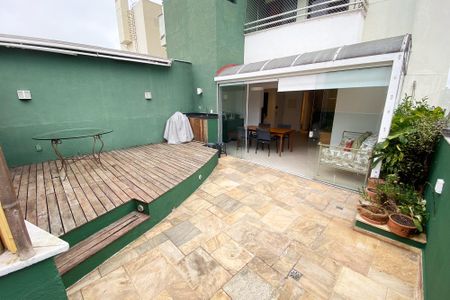 Apartamento à venda com 110m², 2 quartos e 2 vagas Apartamento à venda com 110m², 2 quartos e 2 vagasVaranda