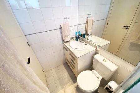 Apartamento à venda com 110m², 2 quartos e 2 vagas Apartamento à venda com 110m², 2 quartos e 2 vagasBanheiro da Suíte 2