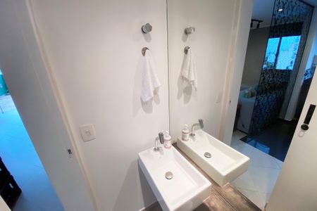 Apartamento à venda com 110m², 2 quartos e 2 vagas Apartamento à venda com 110m², 2 quartos e 2 vagasLavabo