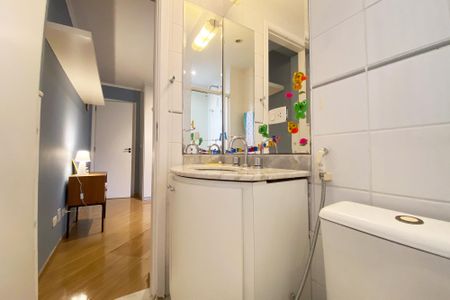 Apartamento à venda com 110m², 2 quartos e 2 vagas Apartamento à venda com 110m², 2 quartos e 2 vagasBanheiro da Suíte 1