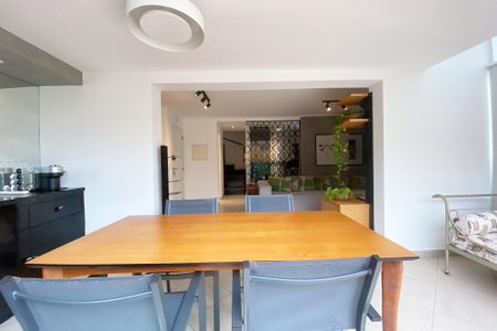 Apartamento à venda com 110m², 2 quartos e 2 vagas Apartamento à venda com 110m², 2 quartos e 2 vagasSala de Jantar