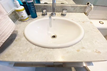 Apartamento à venda com 110m², 2 quartos e 2 vagas Apartamento à venda com 110m², 2 quartos e 2 vagasBanheiro da Suíte 2