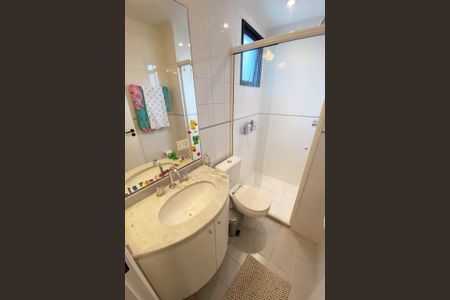 Apartamento à venda com 110m², 2 quartos e 2 vagas Apartamento à venda com 110m², 2 quartos e 2 vagasBanheiro da Suíte 1